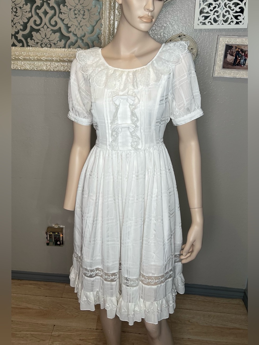 Lolitimes White Lace-Trim Midi Lolita Dress with Ruffle Collar - Picture 7 of 14
